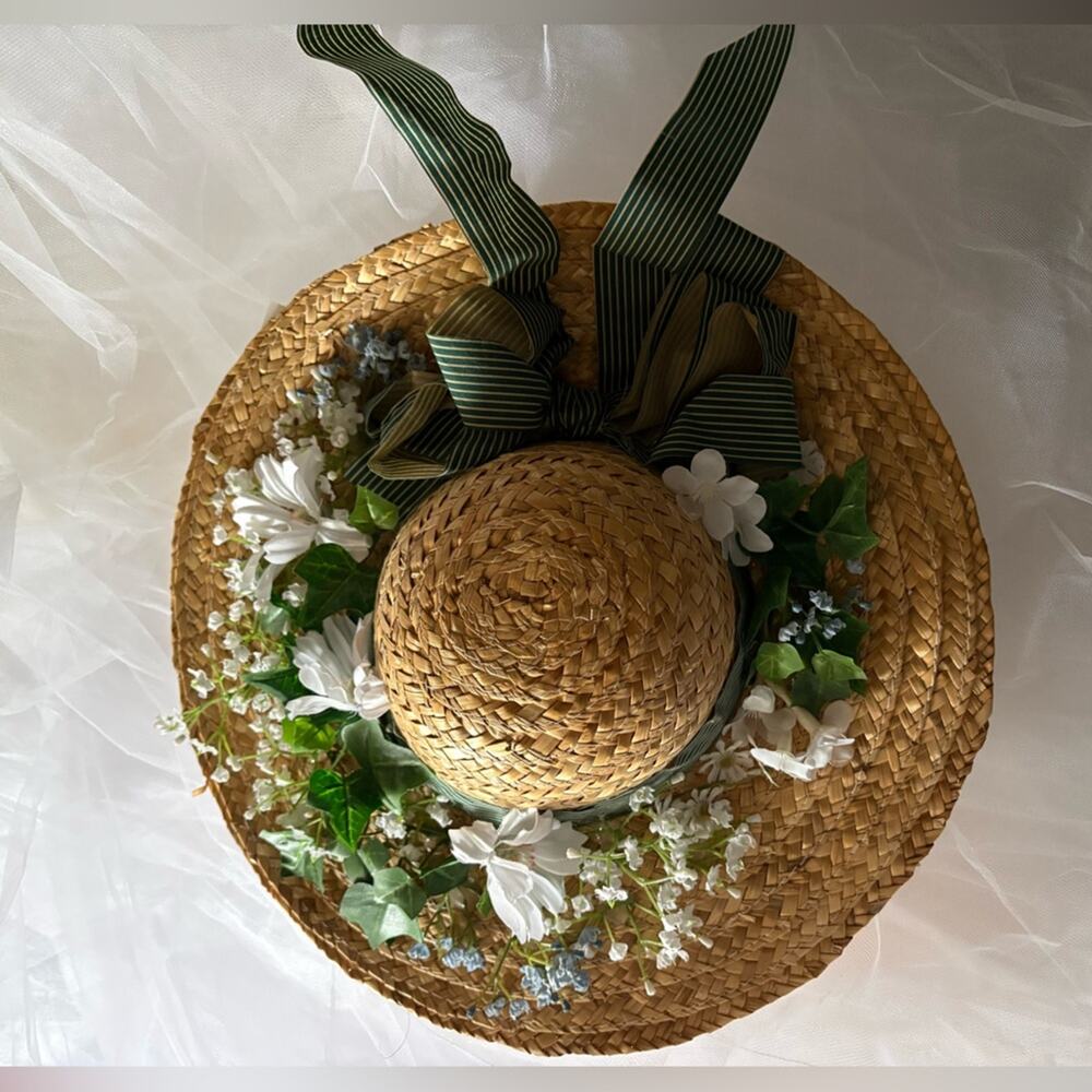 Cottagecore straw hat with floral and ribbon trim - Picture 3 of 11